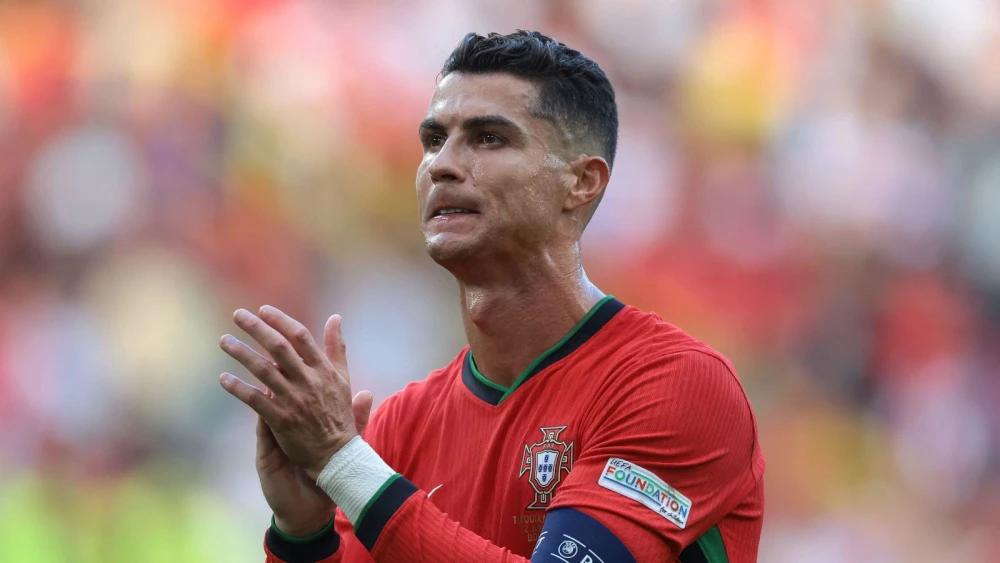 Cristiano Ronaldo apologises for Portugal walkout, but not retiring