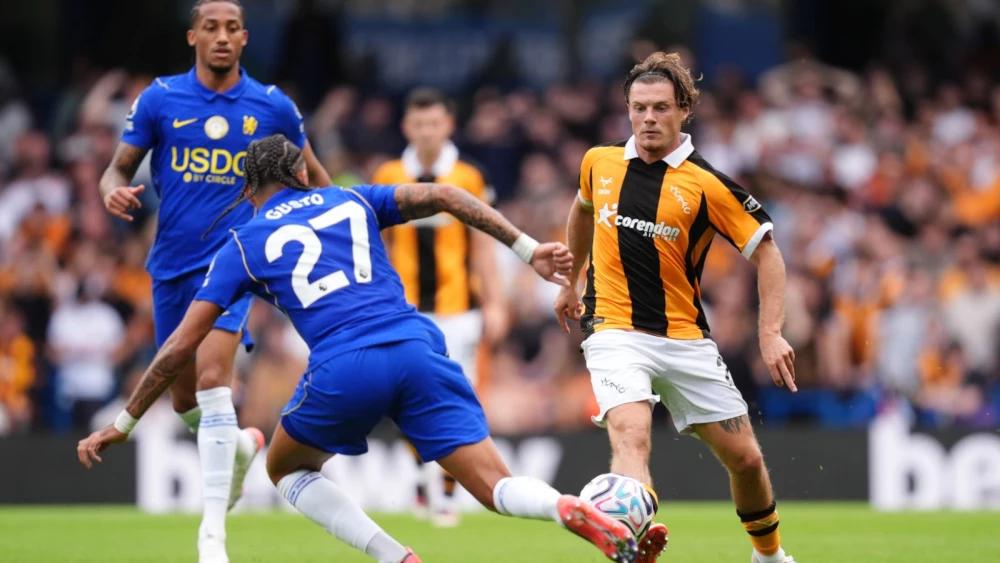 Chelsea concede two at home against Hull as Liverpool fail to fire at Anfield