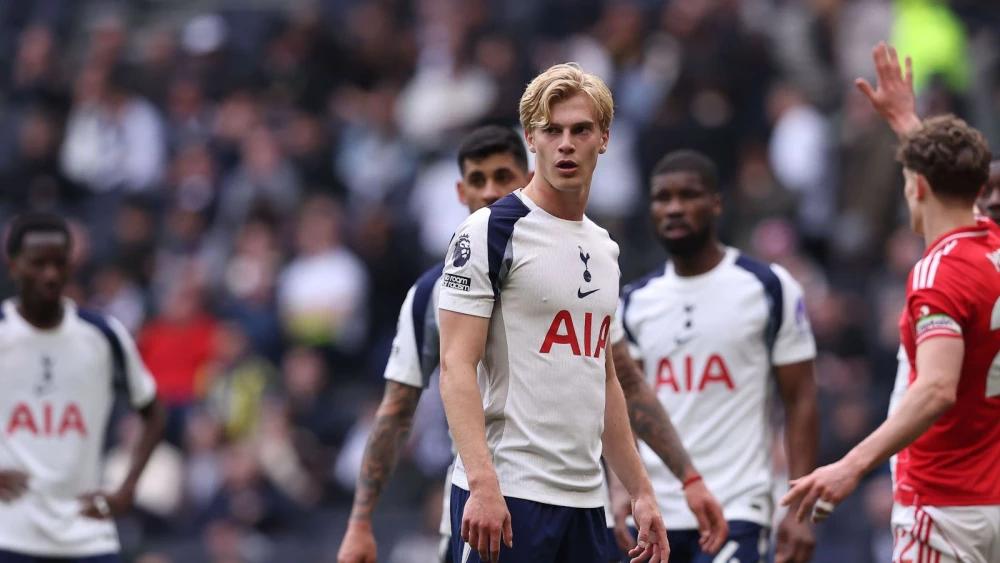 Lucas Bergvall commits future to Tottenham with new contract
